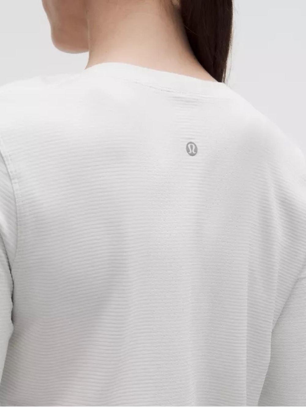 Lululemon /// Women’s Swiftly Breathe Relaxed-Fit Long Sleeve Shirt - Size 10